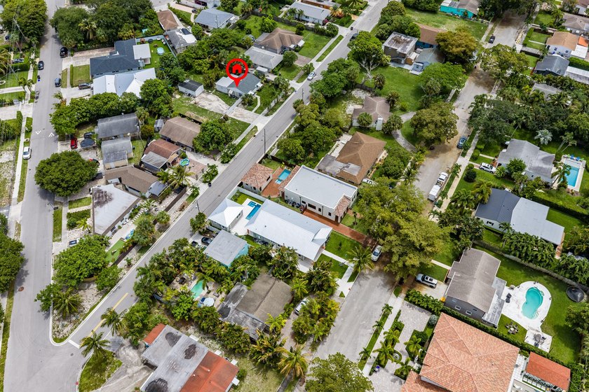Outstanding Development Opportunity on an Essentially Double Lot - photo 32