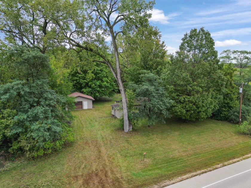 First time on the market in over 40 years. Two acres near Lake - photo 2