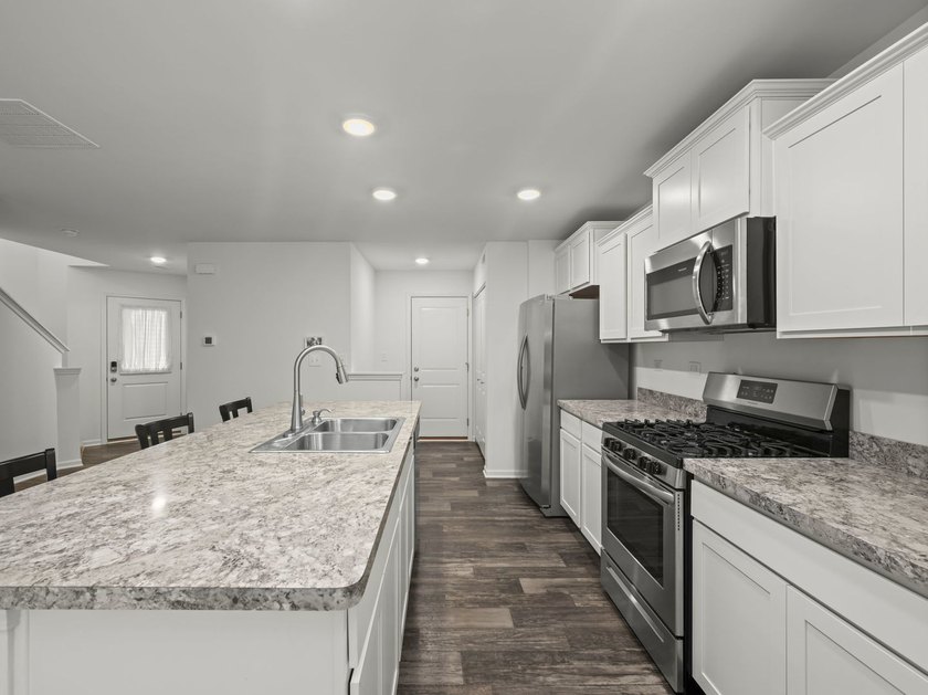 Effortless living in this beautifully maintained Stirling model - photo 7