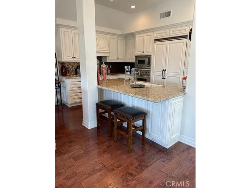 Elegant European style Custom upfront home Understated elegance - photo 19