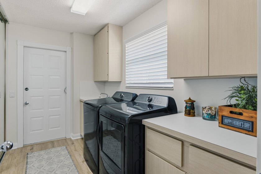 Beautifully updated and impeccably maintained 2-bedroom, 2-bath - photo 25