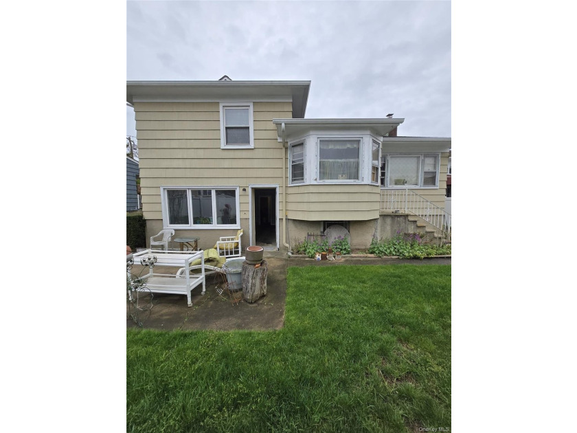 Welcome to this solid, split-level home in the heart of - photo 3
