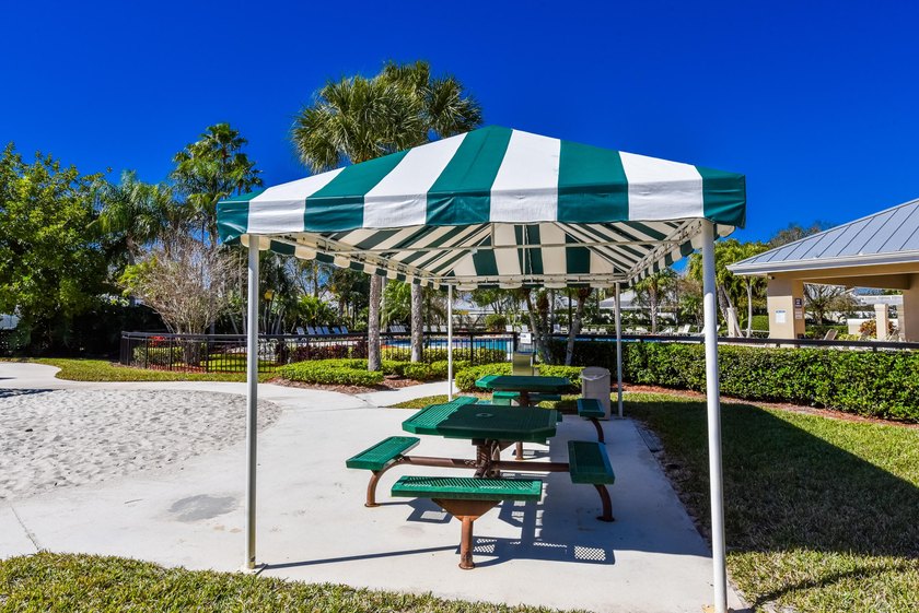 Beautifully updated and impeccably maintained 2-bedroom, 2-bath - photo 43
