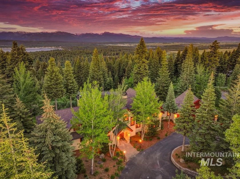 Perched at the top of the ridge with breathtaking panoramic lake - photo 44