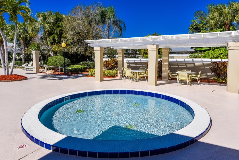 Beautifully updated and impeccably maintained 2-bedroom, 2-bath - photo 45