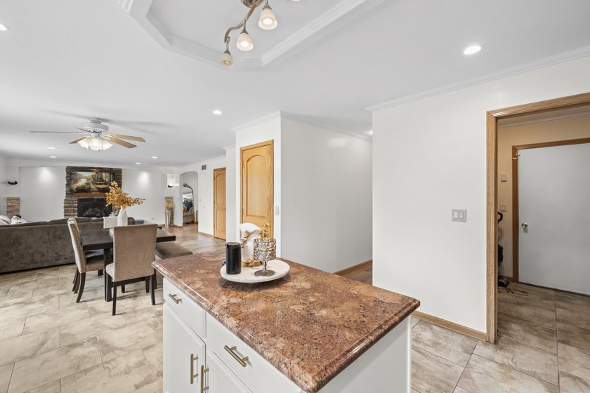 Luxury Living with Spectacular Golf Course Views! Welcome to - photo 23