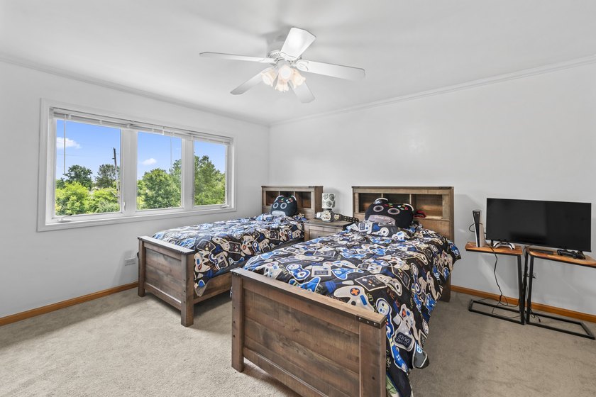 Luxury Living with Spectacular Golf Course Views! Welcome to - photo 31