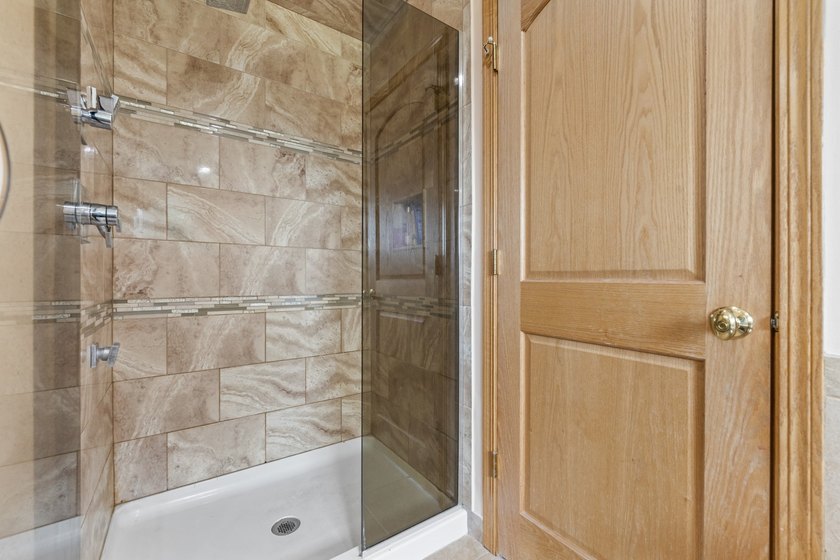 Luxury Living with Spectacular Golf Course Views! Welcome to - photo 39