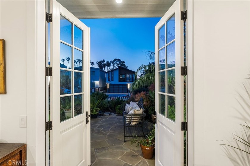 Elegant, contemporary Cape Cod living awaits just two blocks - photo 14