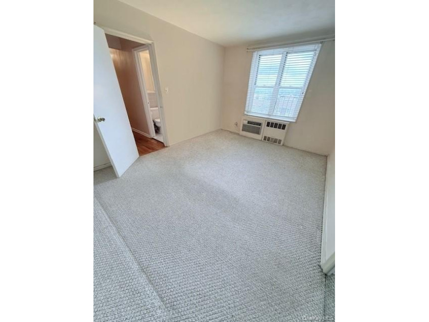MOTIVATED SELLER! In the desirable area of Bay Terrace, this - photo 9