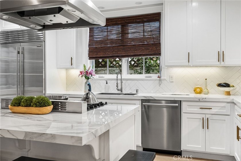 Elegant, contemporary Cape Cod living awaits just two blocks - photo 23