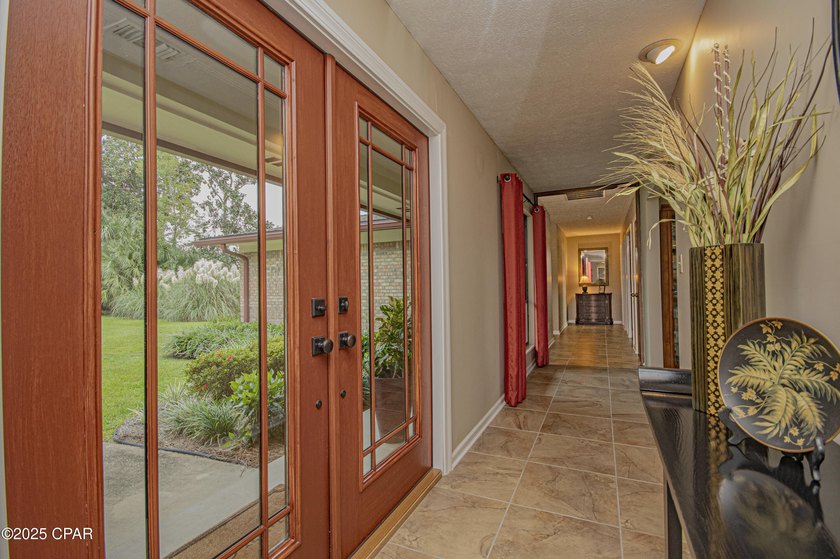 Welcome to 808 Plantation Drive, a stunning blend of plantation - photo 25
