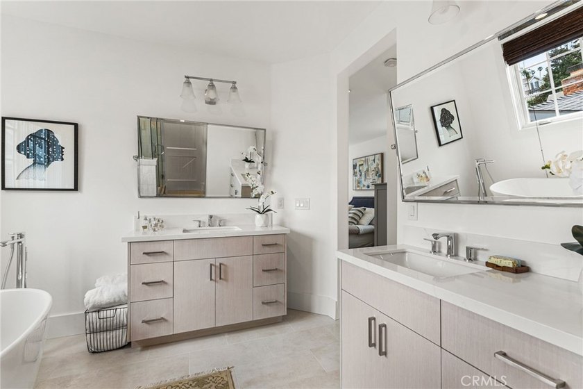 Elegant, contemporary Cape Cod living awaits just two blocks - photo 39