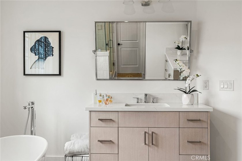 Elegant, contemporary Cape Cod living awaits just two blocks - photo 40