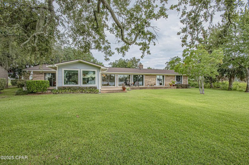 Welcome to 808 Plantation Drive, a stunning blend of plantation - photo 43