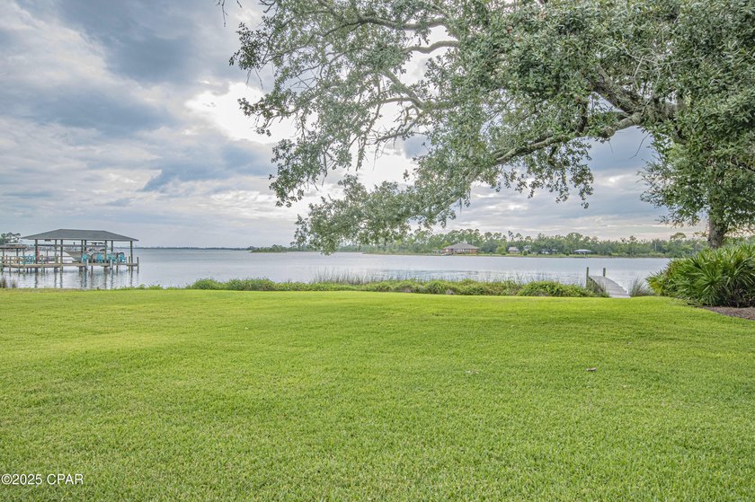 Welcome to 808 Plantation Drive, a stunning blend of plantation - photo 49