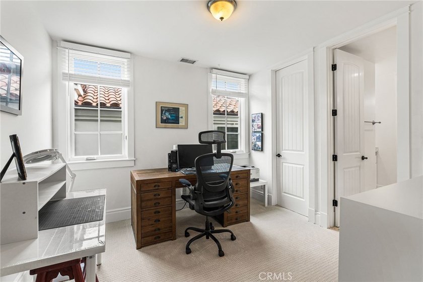 Elegant, contemporary Cape Cod living awaits just two blocks - photo 49