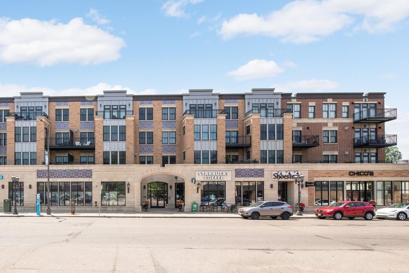 Welcome to Unit 307 in the Oxford Hill Condominiums, ideally - photo 2