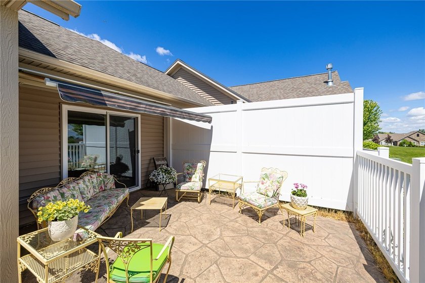 Welcome to 3238 Abbey Road, where luxury meets maintenance-free - photo 5