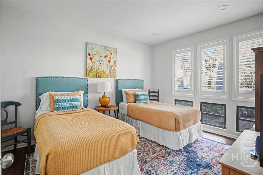 This beautifully updated end-unit condo offers the perfect - photo 12