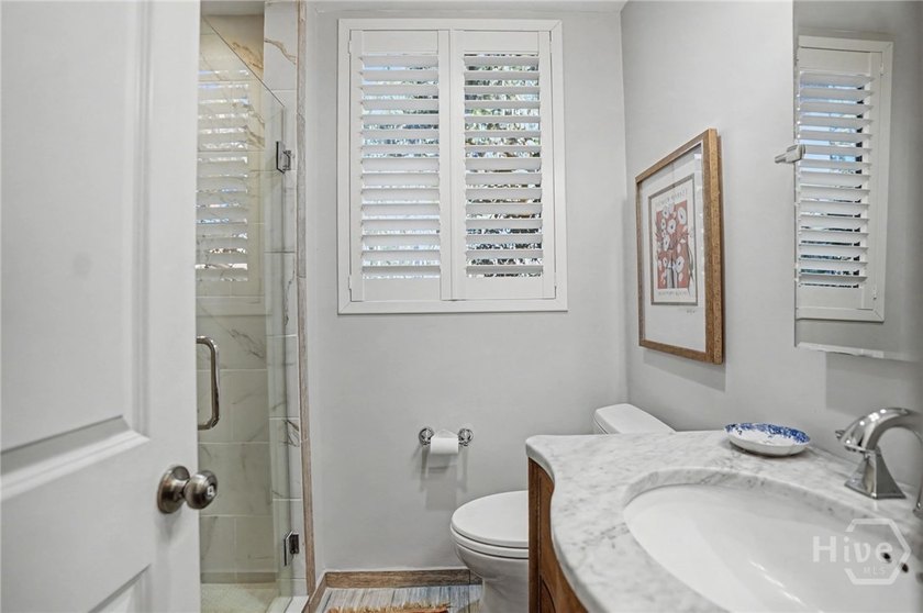 This beautifully updated end-unit condo offers the perfect - photo 14