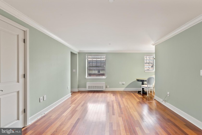 West-facing, 1-bedroom condo on the nineteenth floor of the - photo 18