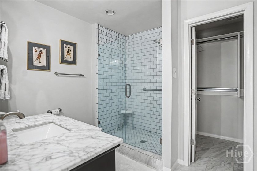 This beautifully updated end-unit condo offers the perfect - photo 23
