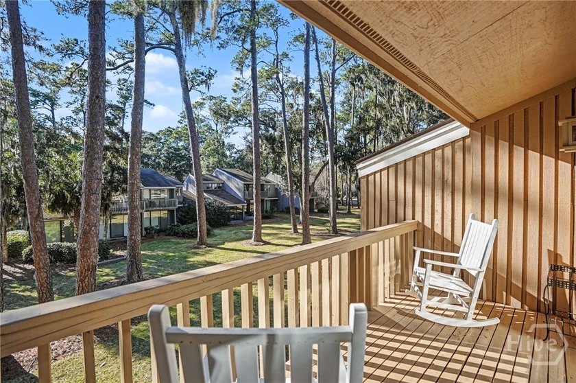 This beautifully updated end-unit condo offers the perfect - photo 26