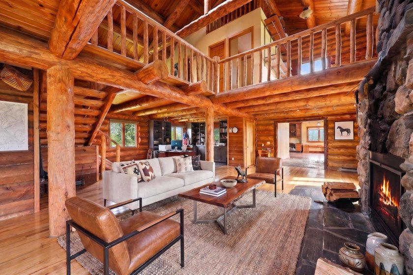 Listed by Jeff Lawler &amp; Lori Barnett at Engel &amp; Volkers Black - photo 10