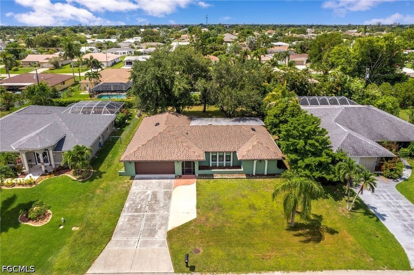 Move-in ready! Beautifully updated 3-bedroom, 2-bath home in one - photo 36