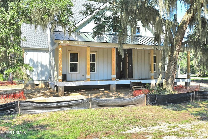 Under construction with an aprxx completion date of December - photo 7