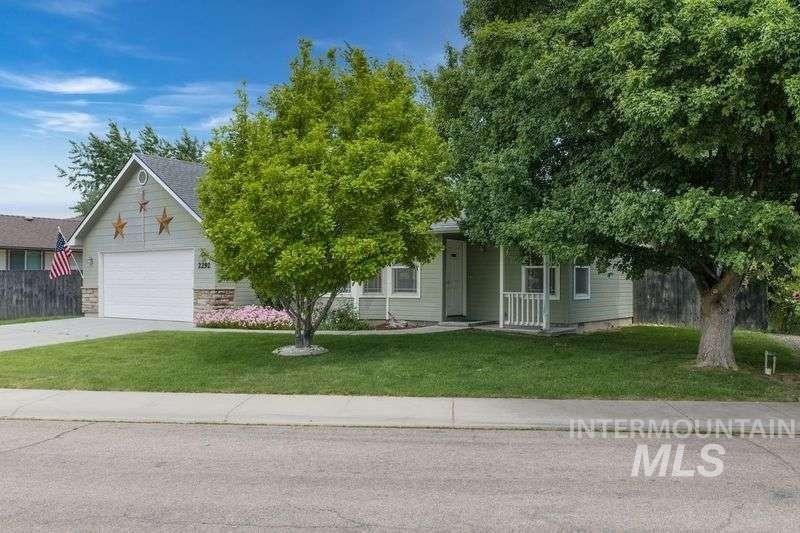 Turnkey single-level home in desirable West Boise location. This - photo 3