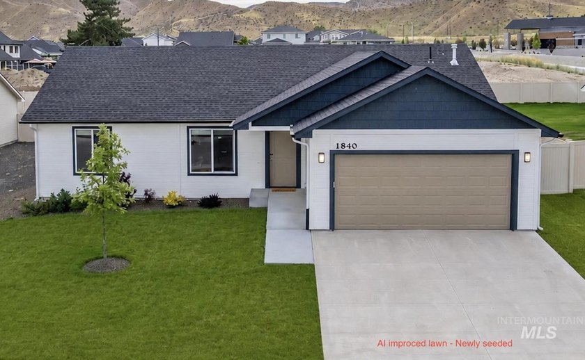 Welcome home to this better-than-new, thoughtfully designed - photo 2