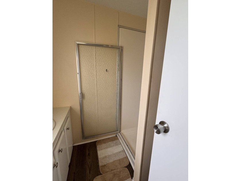 ALL OFFERS WILL BE LOOKED AT! This 2 bed/2 bath, double-wide - photo 8