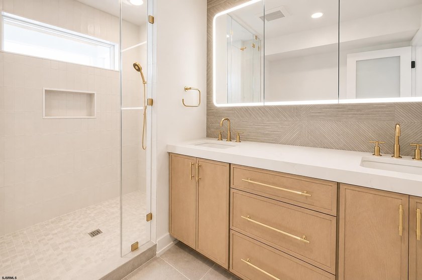 Luxury New Construction located in the heart of Margate's most - photo 22