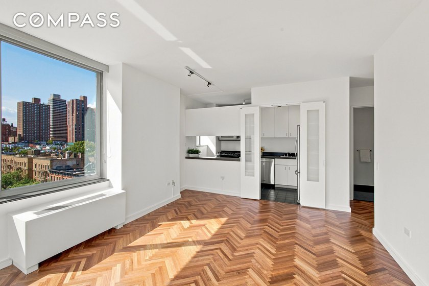 NEW TO MARKET! Welcome to your dream home located in the - photo 4