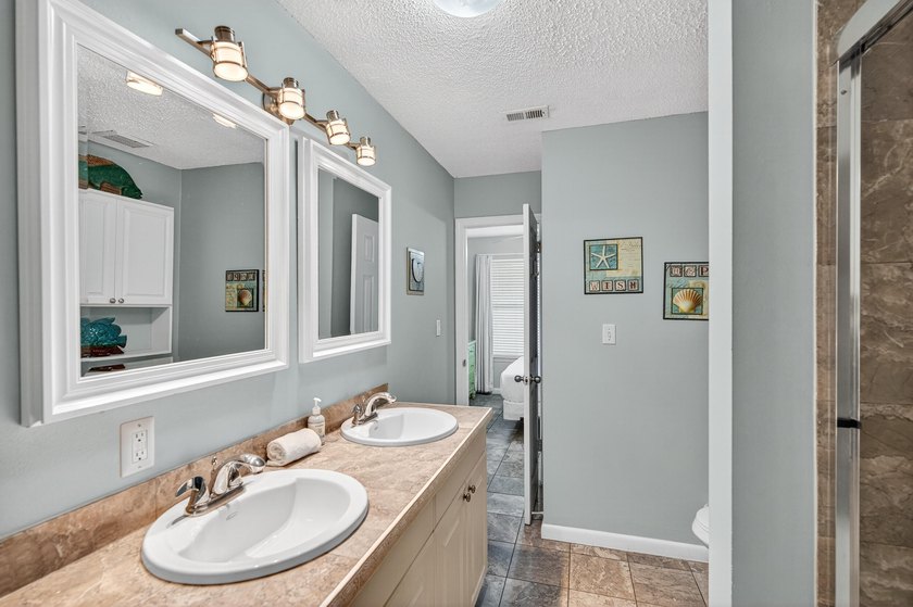 Charming 1BR/1BA condo with hallway bunks - sleeps 6! This makes - photo 6