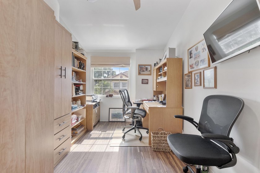 RARELY available end unit townhome with lots of privacy, a - photo 21