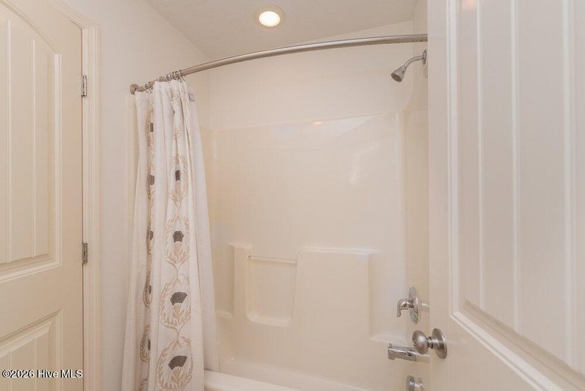 Stunning lakefront home in desirable Modoc Shores with a NEW - photo 33