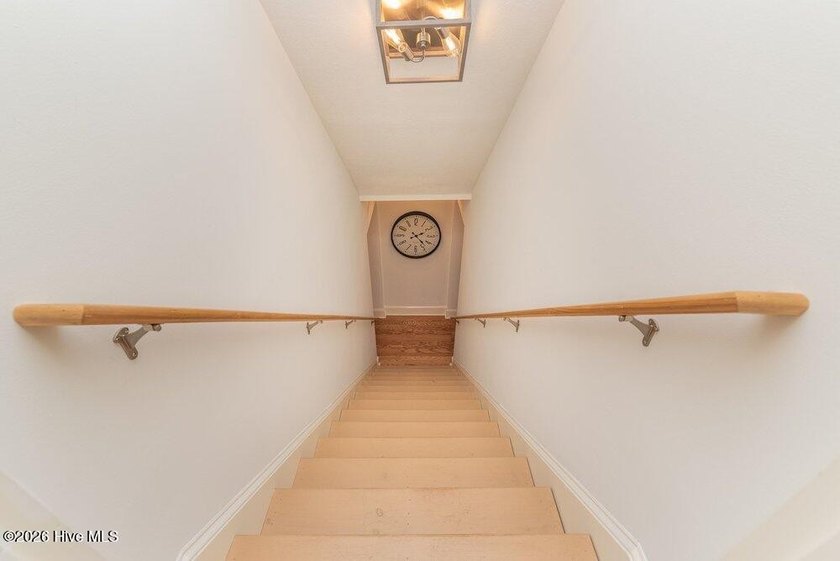 Stunning lakefront home in desirable Modoc Shores with a NEW - photo 38