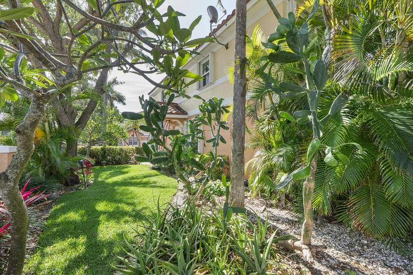 RARELY available end unit townhome with lots of privacy, a - photo 40