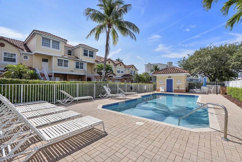 RARELY available end unit townhome with lots of privacy, a - photo 44