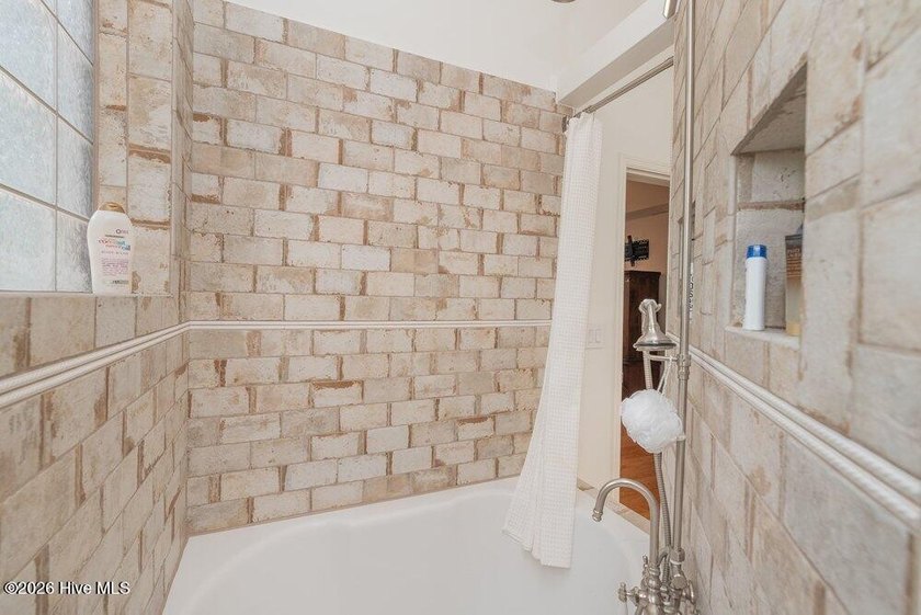 Stunning lakefront home in desirable Modoc Shores with a NEW - photo 47