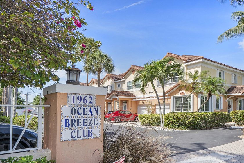 RARELY available end unit townhome with lots of privacy, a - photo 47