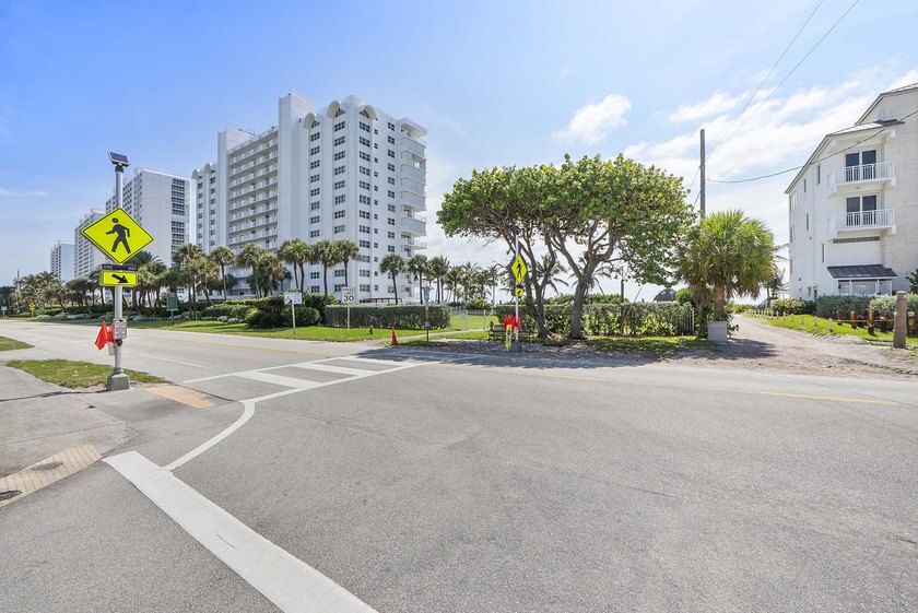 RARELY available end unit townhome with lots of privacy, a - photo 55