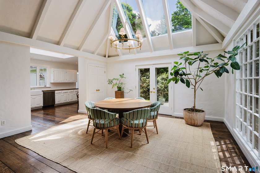 Privately sited in the heart of Greenfield Hill, this updated - photo 5