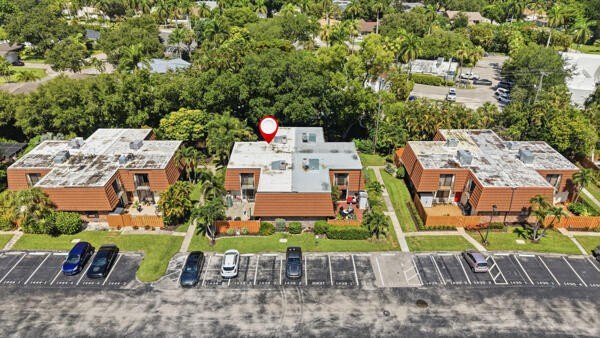 Discover this charming 2-bedroom, 2.5-bathroom condominium - photo 35