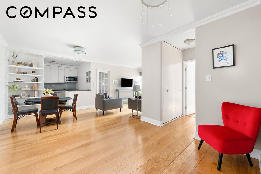 Welcome to Residence 19O at Plaza 400 a modern, sun-drenched - photo 4