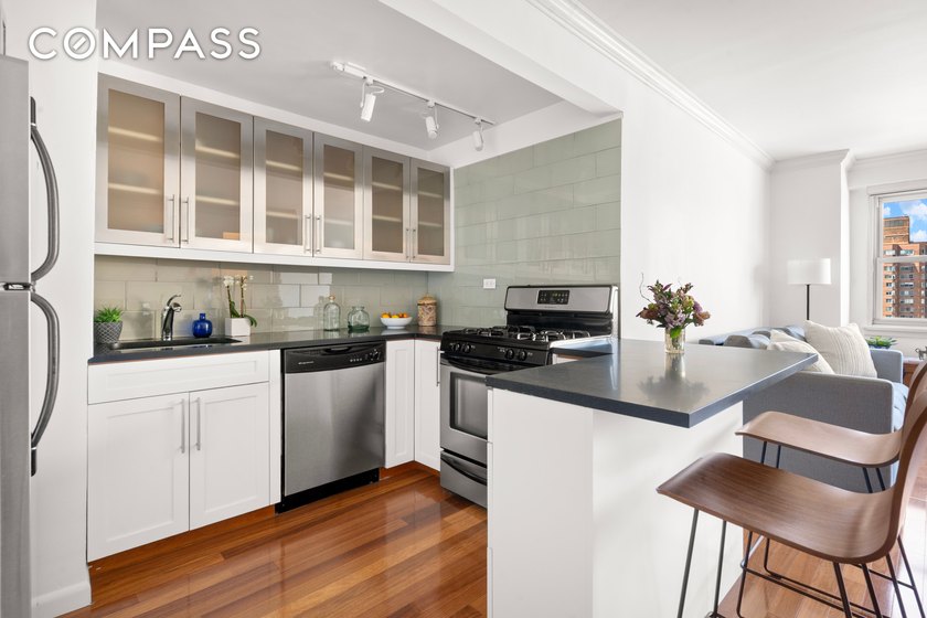 101 West 12th Street, Unit 15A West Village Junior 1BR at The - photo 2