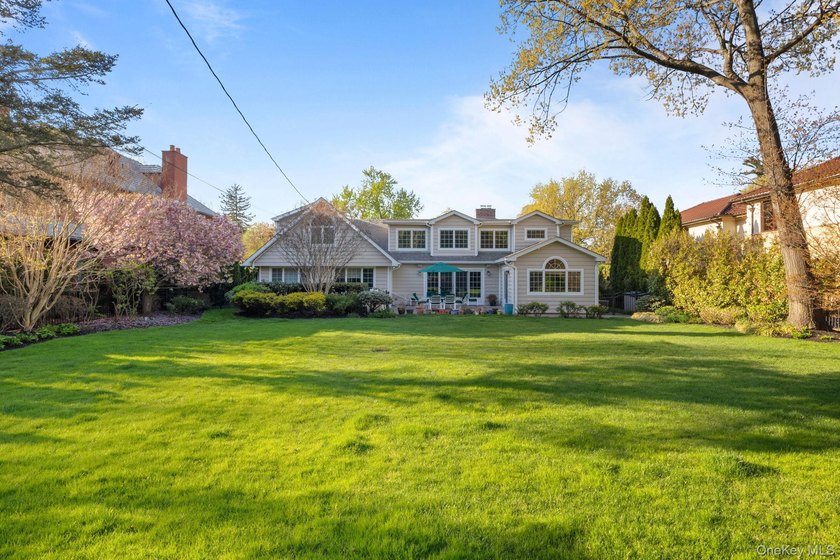 Welcome to 46 Nassau Drive, nestled in the Village of Kensington - photo 3